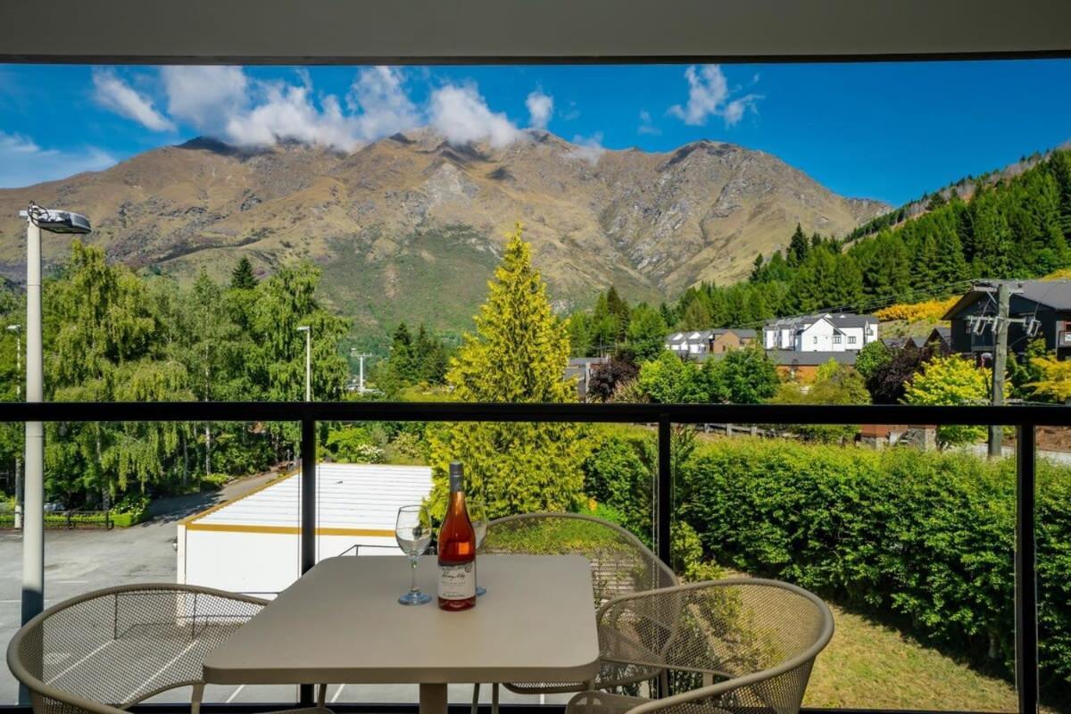 Te Awa At La Residence Du Parc Куийнстаун Екстериор снимка