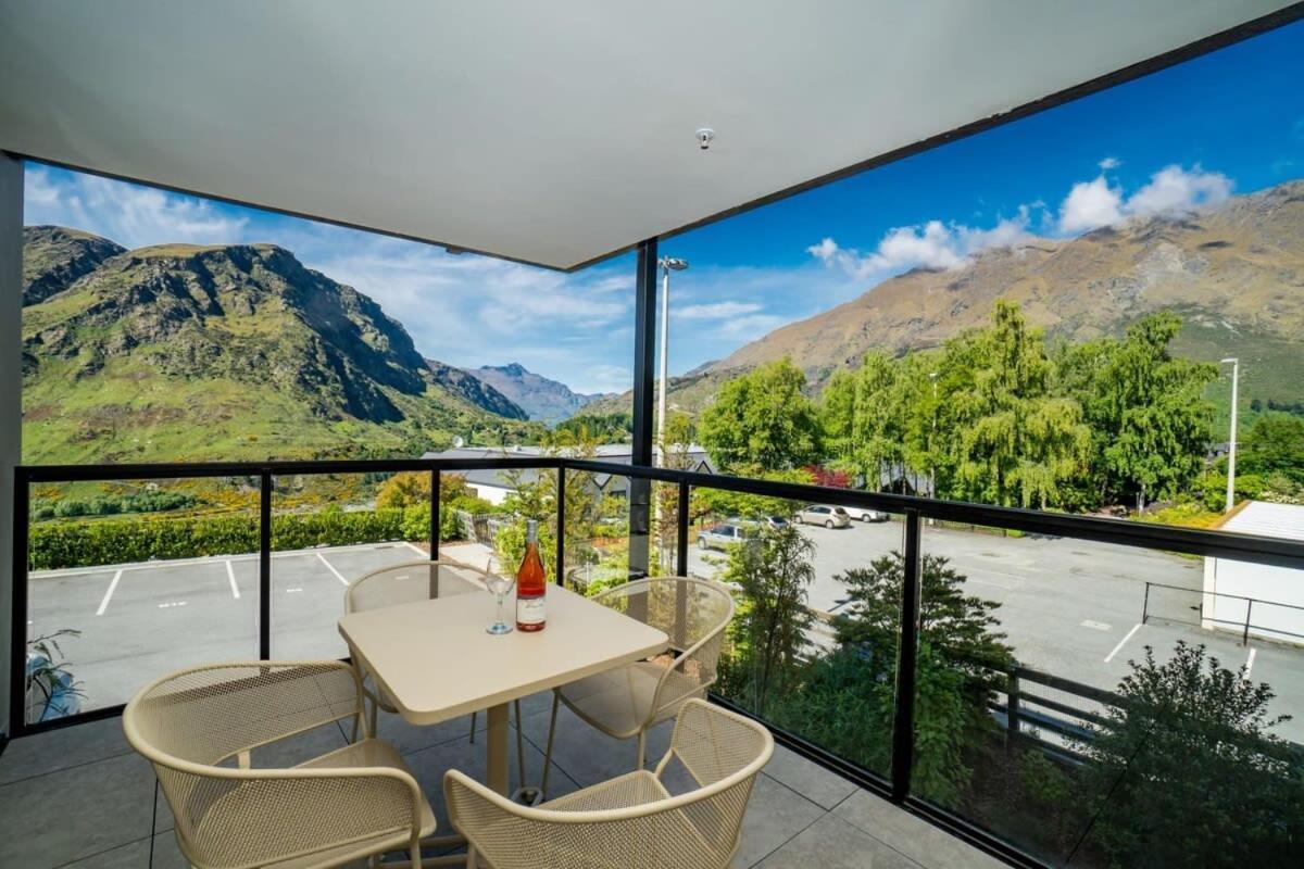 Te Awa At La Residence Du Parc Куийнстаун Екстериор снимка